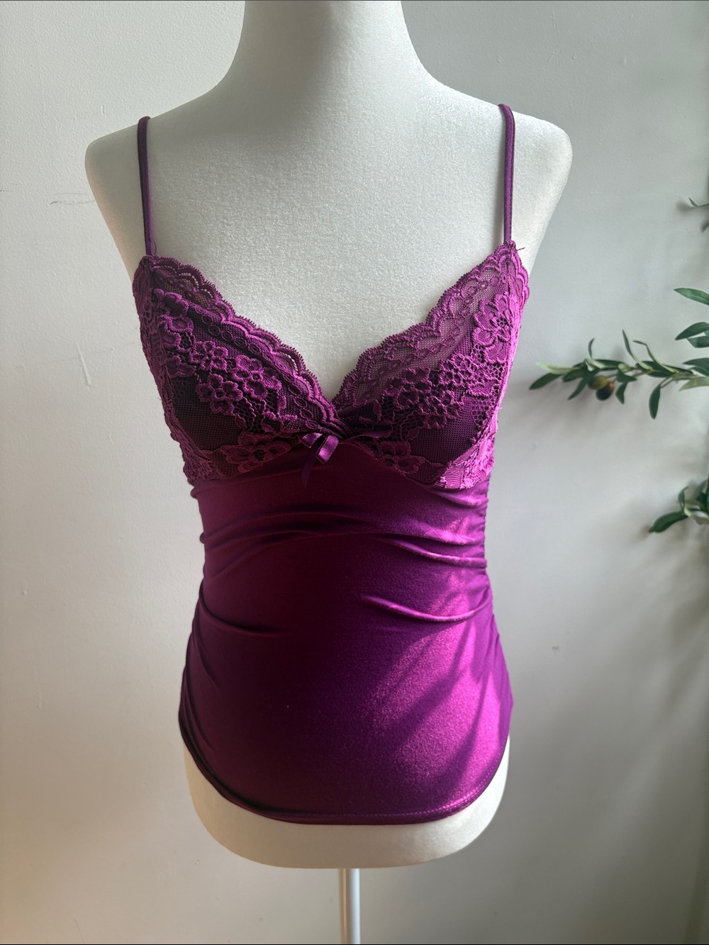 SHEIN Magenta Lace Trim Satin Tank Cami
